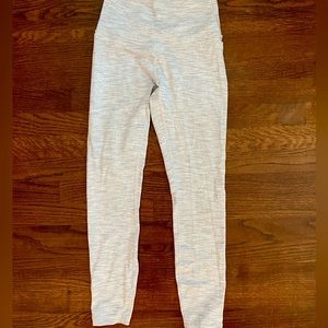 Lululemon wunder under leggings 25”, size 4